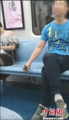 夜班服務員 视频截图