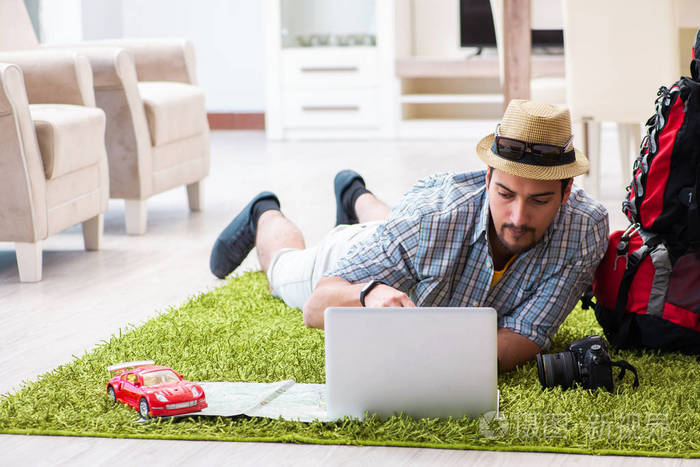 冷室裏有很多走廊 视频截图